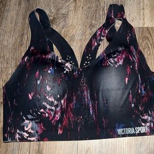 NWOT Victoria’s Secret sports bra 32D